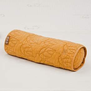 woorihwangto 壓紋圓柱枕頭, 赭石