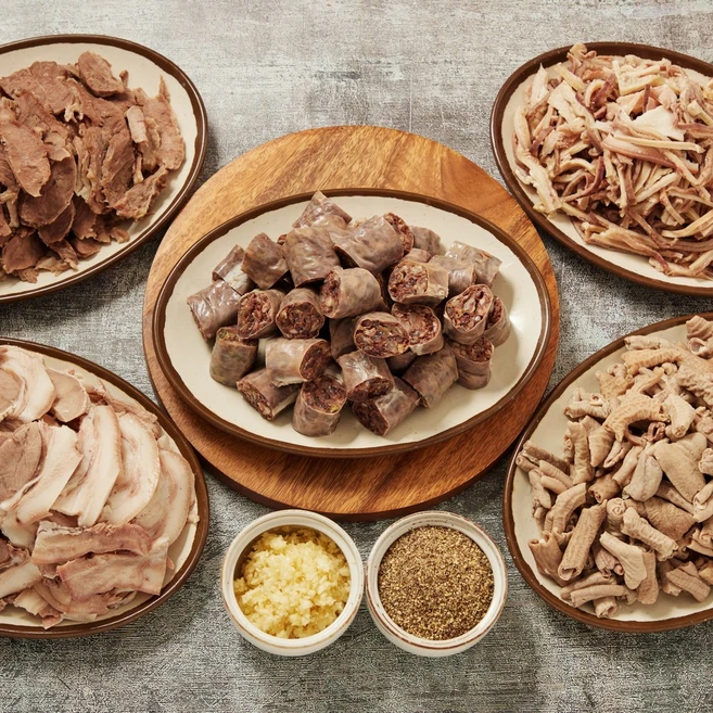 30년 전통 수원 지동시장 밀알왕순대 순대국 국밥 캠핑음식 밀키트, 순대만, 880g, 2개