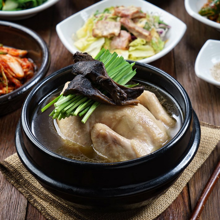 찐한국물 닭한마리가 통째로 몸에 좋은 보양식 능이삼계탕 삼계탕(1KG), 능이삼계탕(1kg), 1개