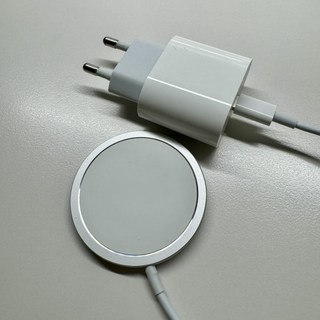 감성공장 애플 아이폰 맥세이프 고속충전기, 실버 + 화이트, 1개 이미지