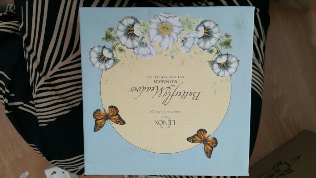 레녹스 Butterfy eadow onarch Cu&Saucer Set