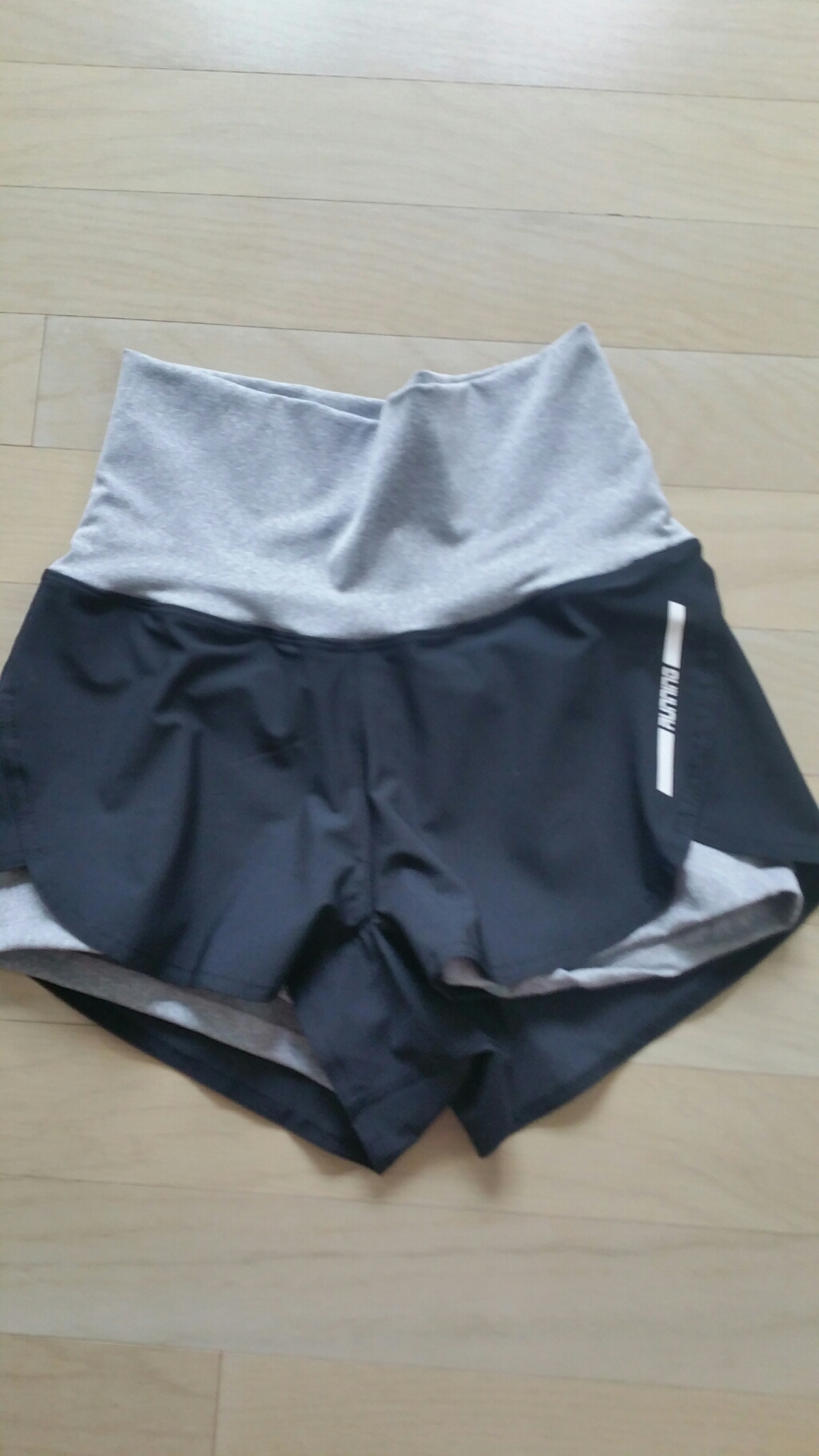 패션윙 소프트배색 폴딩반바지 요가복 트레이닝 반바지