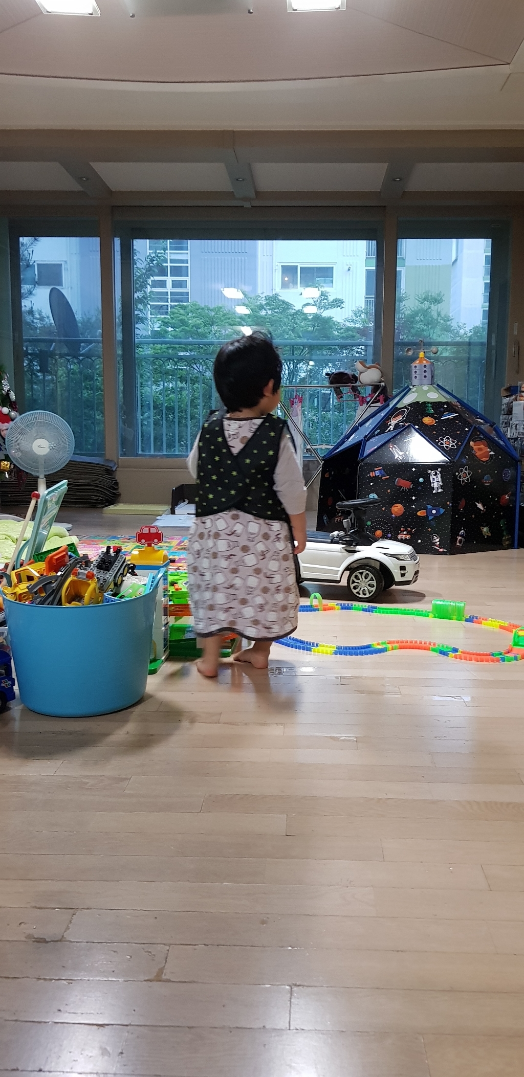 플리에 여아용 민소매 앞치마