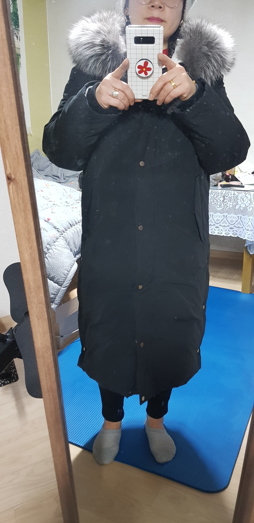 베스띠벨리 여성 역시즌 이태리 수입원단 애착템 리버시블 !! 고퀄리티 롱패딩 양면 !!화이트 블랙 컬러를 하나의패딩에 두가지스타일 시그니처템 폭스퍼벨티드 롱 패딩점퍼[역시즌 정상가 958 000원 폭스퍼 구스다운 19년