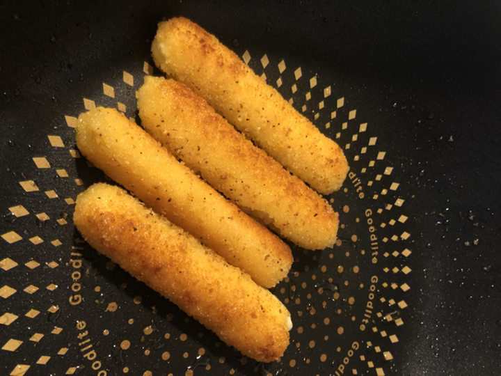 비비수산 부드러운 치즈와 바삭한 식감의 치즈스틱