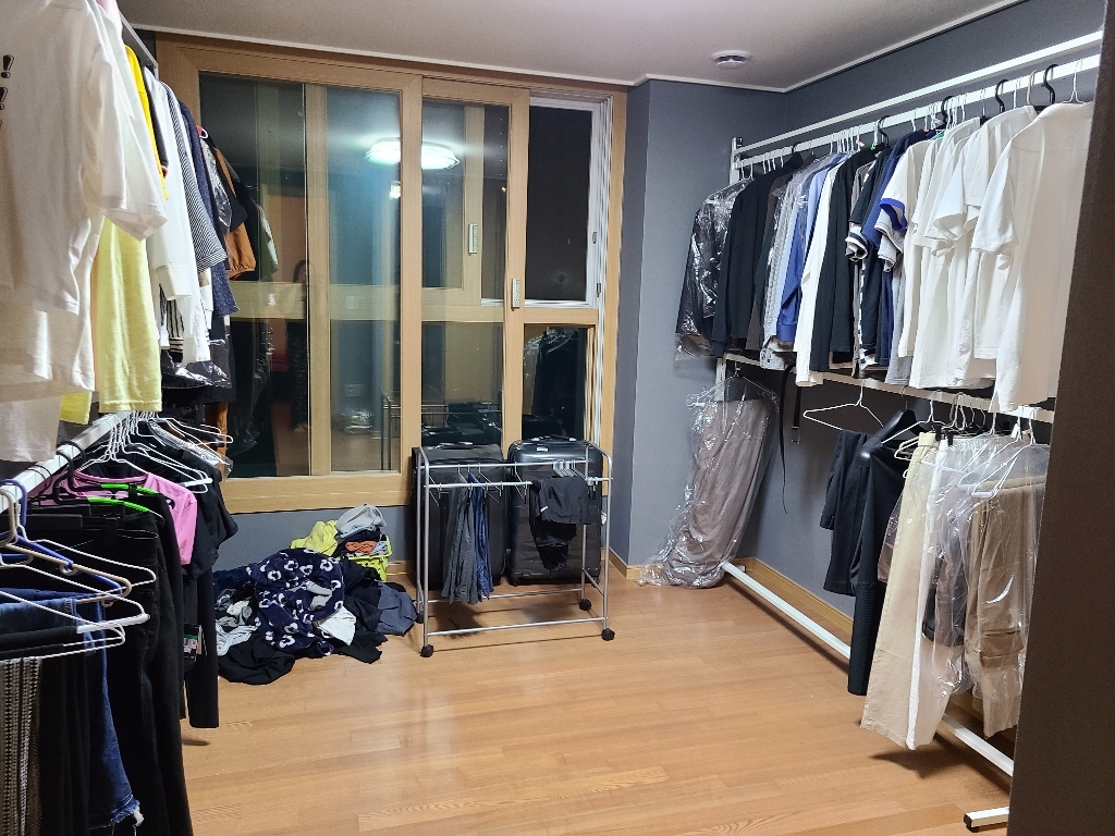 코디스 브랜드매장용 원목 목재 옷걸이 리뷰후기