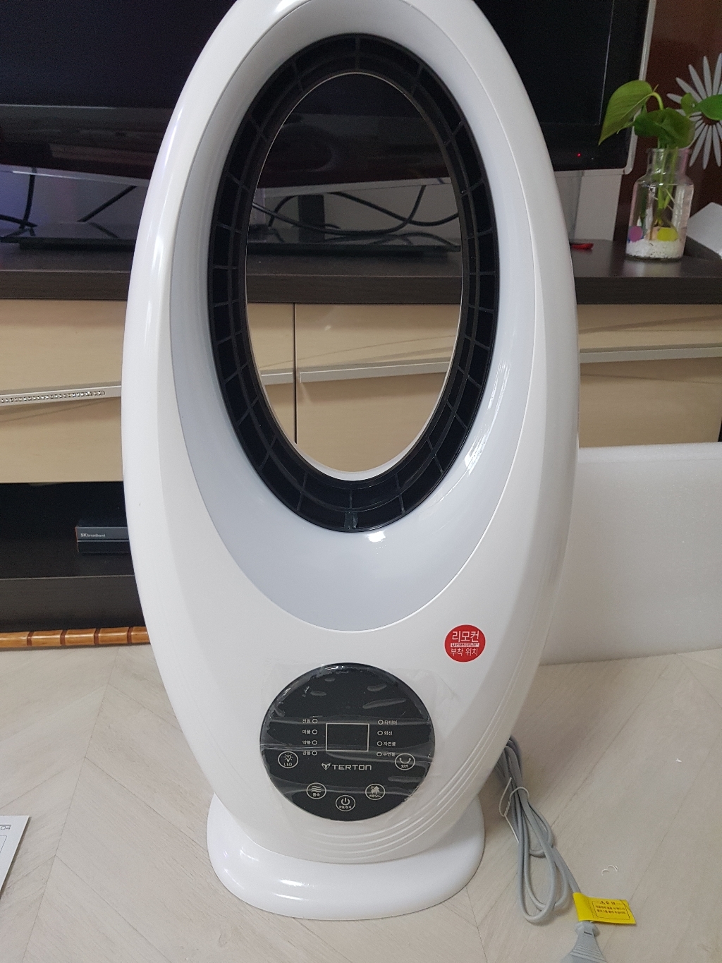테르톤 3단 풍속 좌우회전 세이프 윙 6색 ED램프 스마트 선풍기 TF-7479R 리모컨