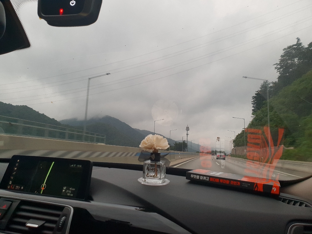 킹스브라이드 카네이션 큐빅리본 차량용 디퓨저 블랙