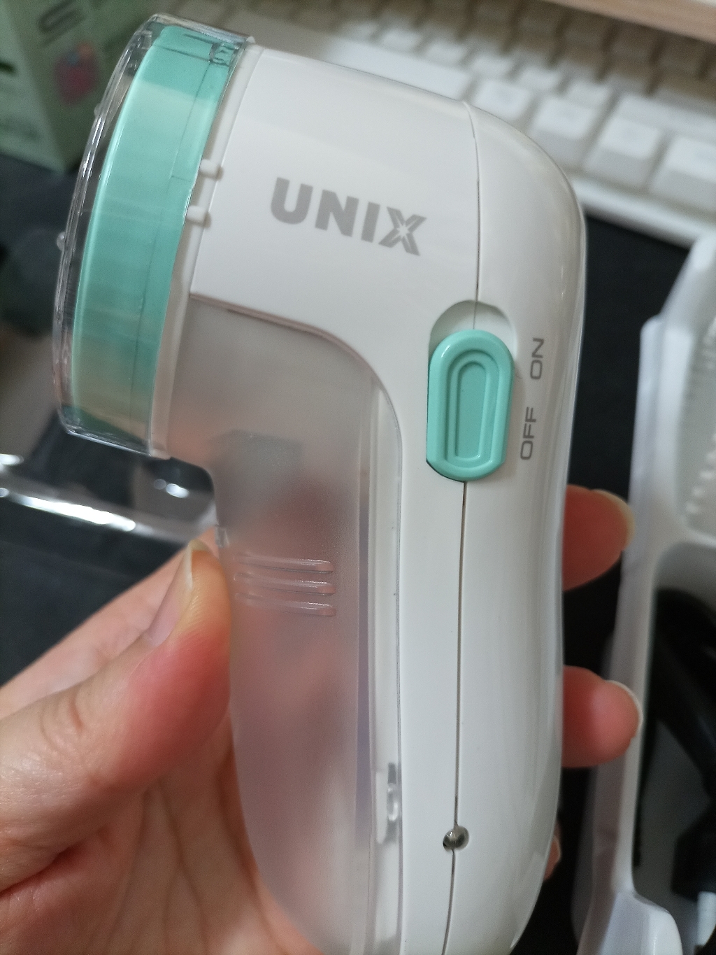 유닉스 충전식 보풀제거기 UN-9302