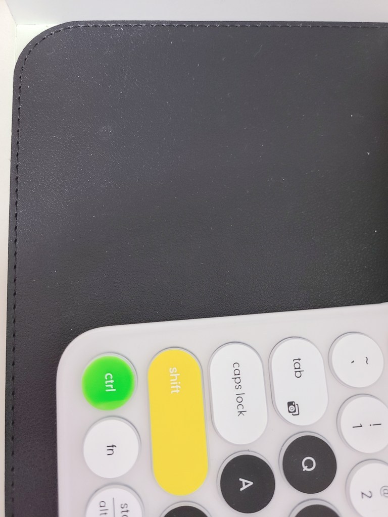 브로키 데스크매트