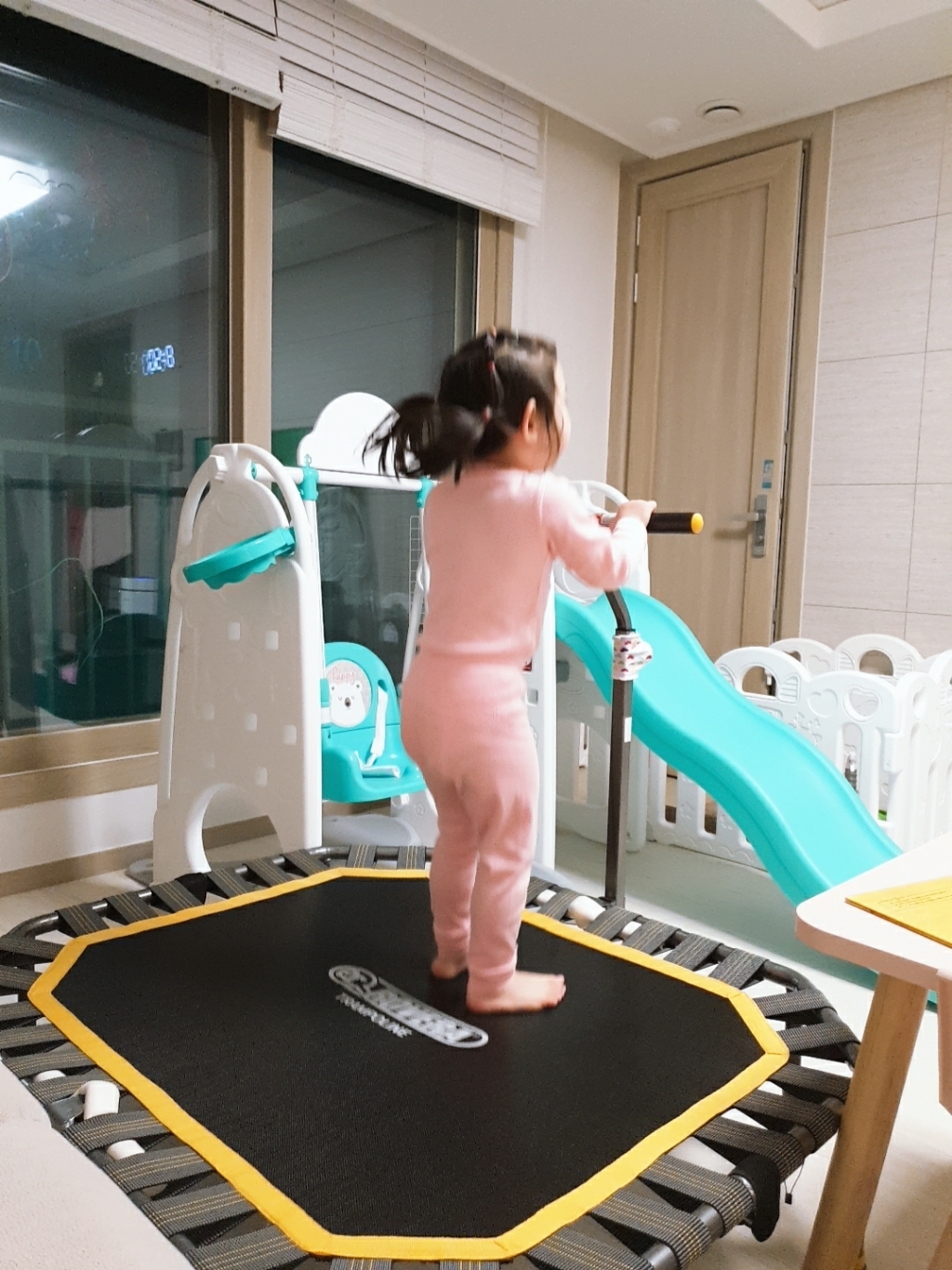 로베라 와이드형 접이식 폴딩 트램폴린 KT-500 무선 줄넘기