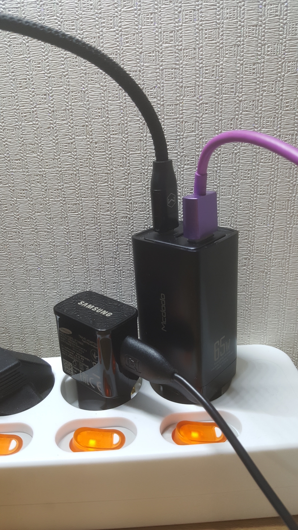 맥도도 aN D30 S 65W 초고속 미니 3포트 멀티충전기