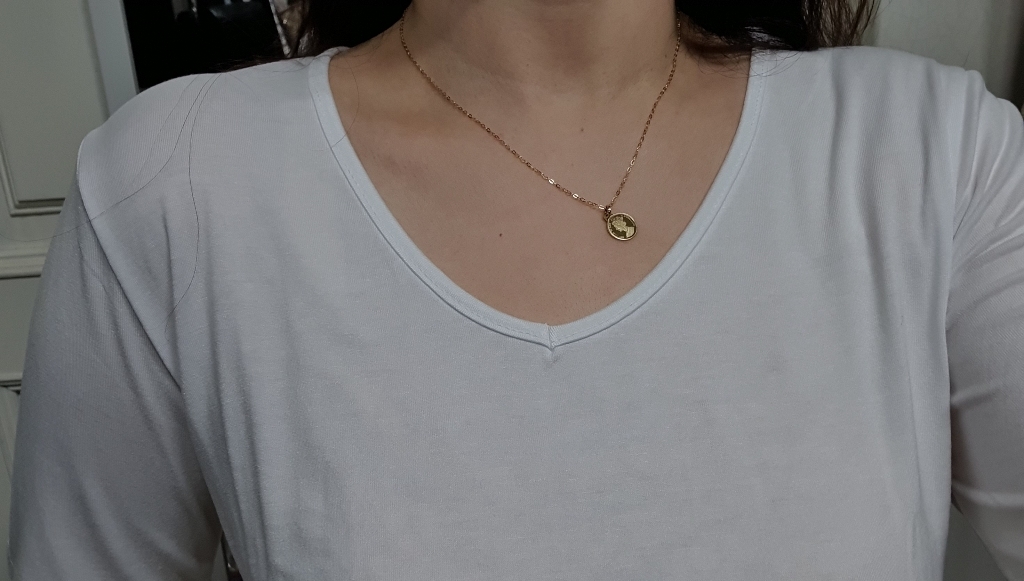메리바움108141 아이린 모찌 브이넥 반팔 티셔츠 리뷰 후기