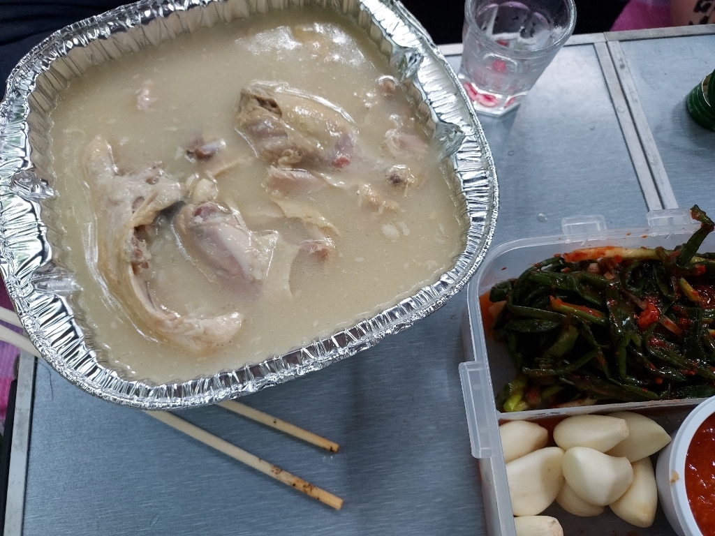 진한 궁중 삼계탕