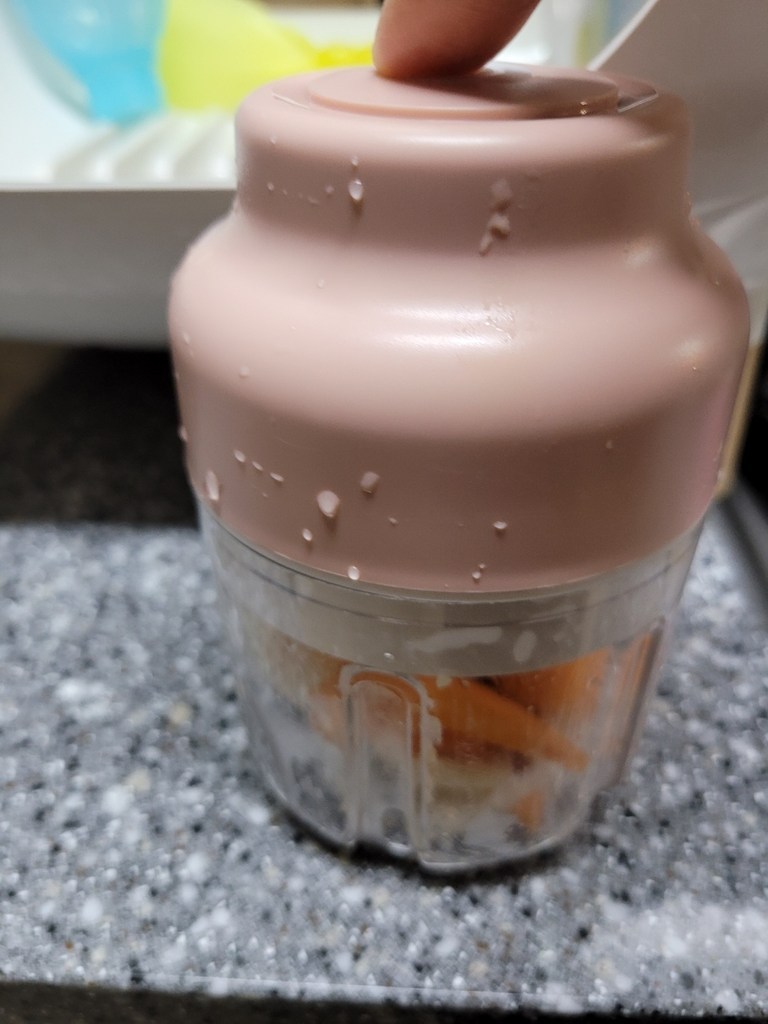 카페로메오 무선 다지기 자동 미니 만능다지기 마늘 고기 야채 3중칼날 믹서기 전동 분쇄기