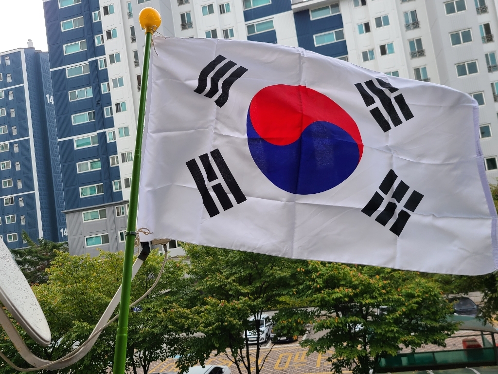 더자카 국내산 태극기3단 가정용태극기세트 벽꽃이포함 4종