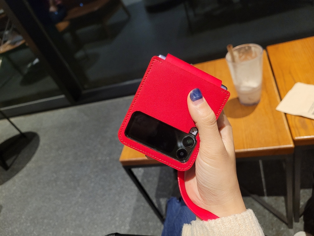 폰누리 피오리나 가죽 힌지보 휴대폰 케이스