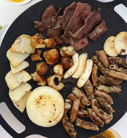 곱돌판에 초벌구이해 쫄깃한 늘거부 횡성 한우 소곱창 명물 맛집 밀키트 대창 막창 염통