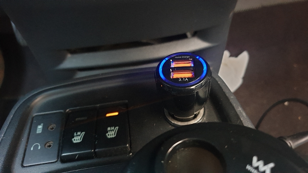 위드앤올 올인원 차량용 블루투스 무선 카 핸들리모컨 D충전 시거잭확장 USB SD 재생
