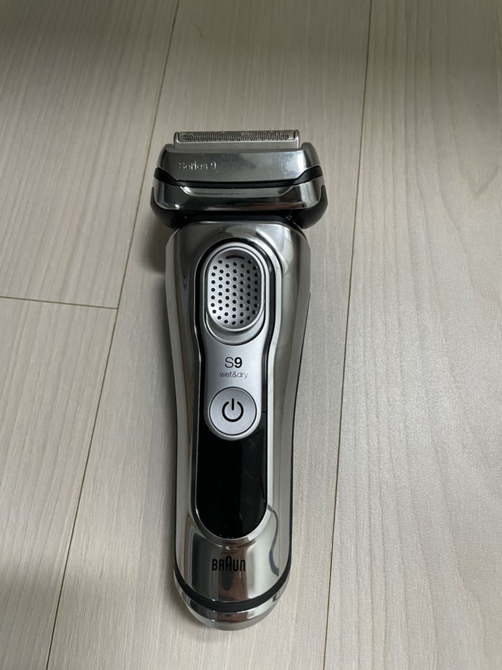 BRAUN 시리즈 9 전기면도기