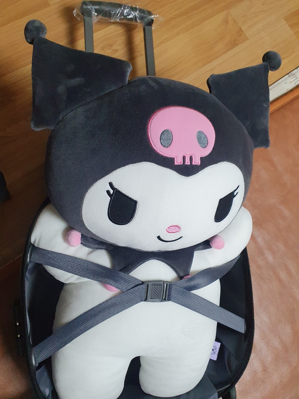 쿠로미 안아줘 인형 허그 쿠션