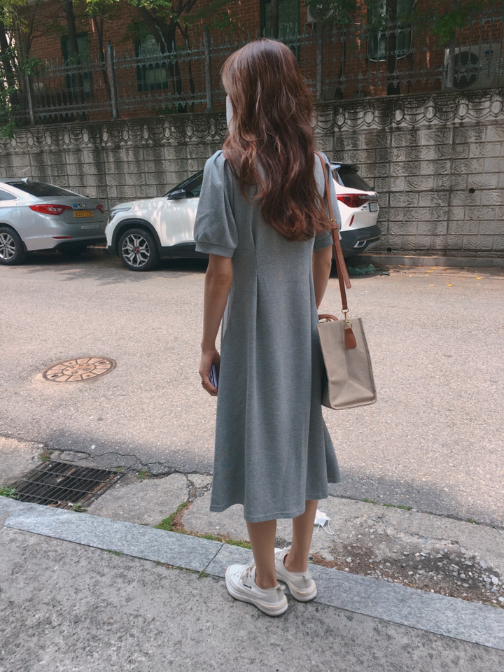 맨드리 카라 핀턱 반팔 롱 원피스