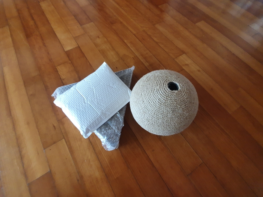 고양이 붙이는 부착형 벽면 돌아가는 스크래쳐