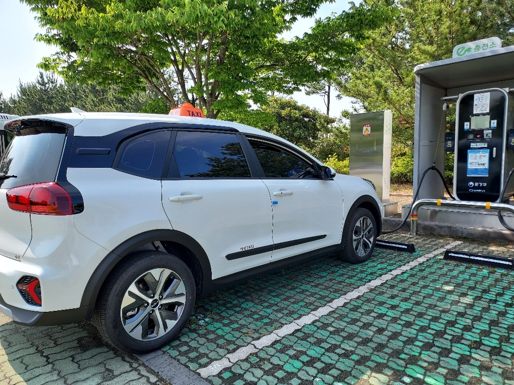 전기차 충전기 가정용 완속 충전 케이블 16A 220V 비상용 휴대용 이동형 충전기 아이오닉5 EV6 테슬라 포터 볼트 니로 벤츠 BW HEV