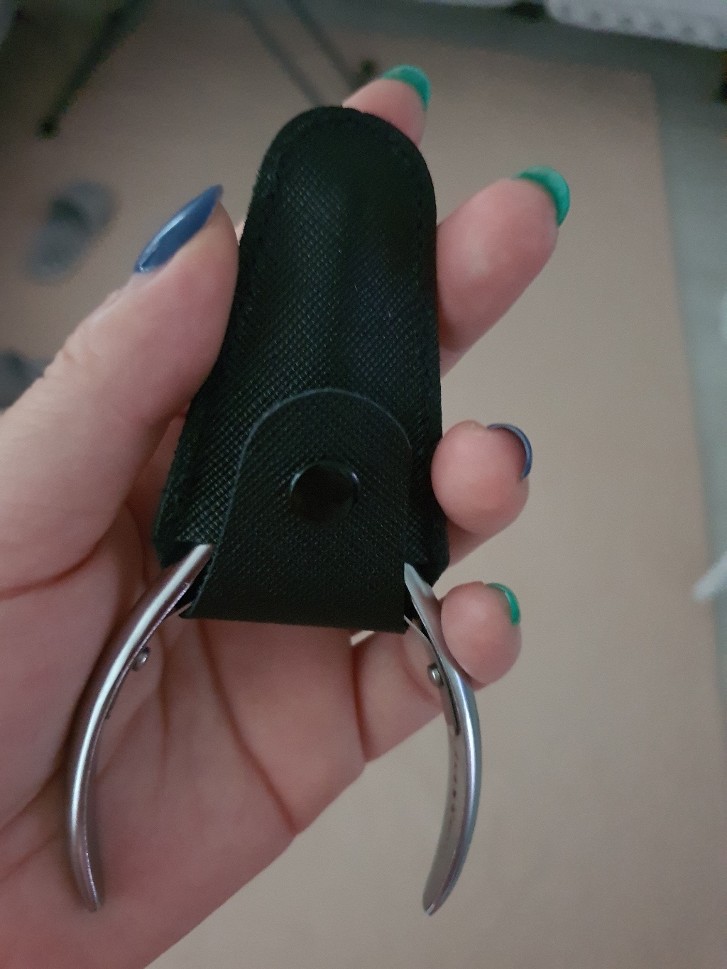 벨로티 전문가용 프라임 큐티클니퍼 가죽 파우치