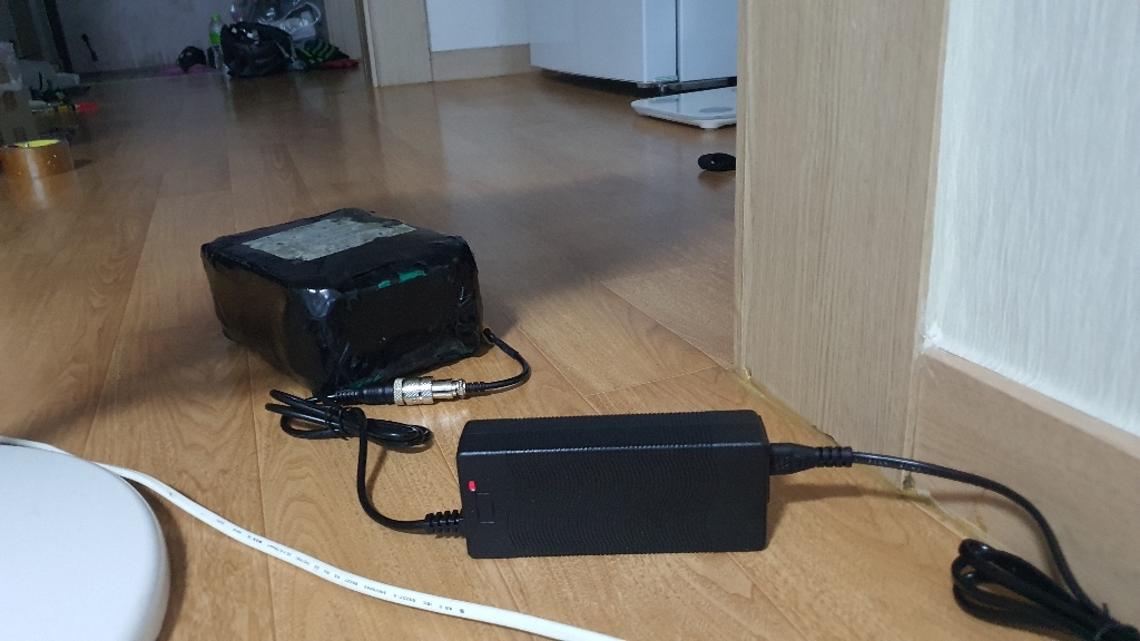 전동킥보드 전기자전거 전동휠 배터리 충전기 어댑터