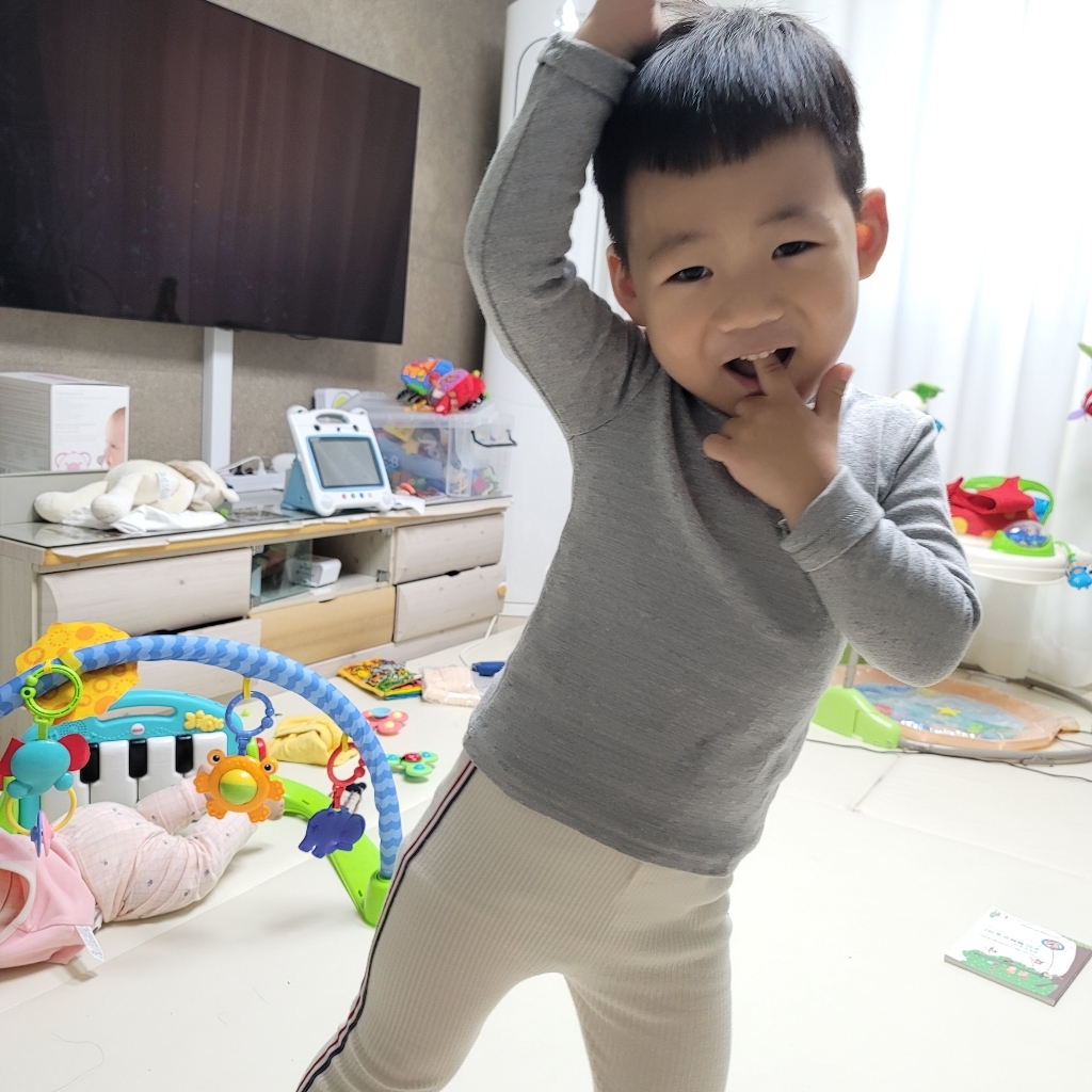 유라비 아동용 모크 하이넥 티셔츠