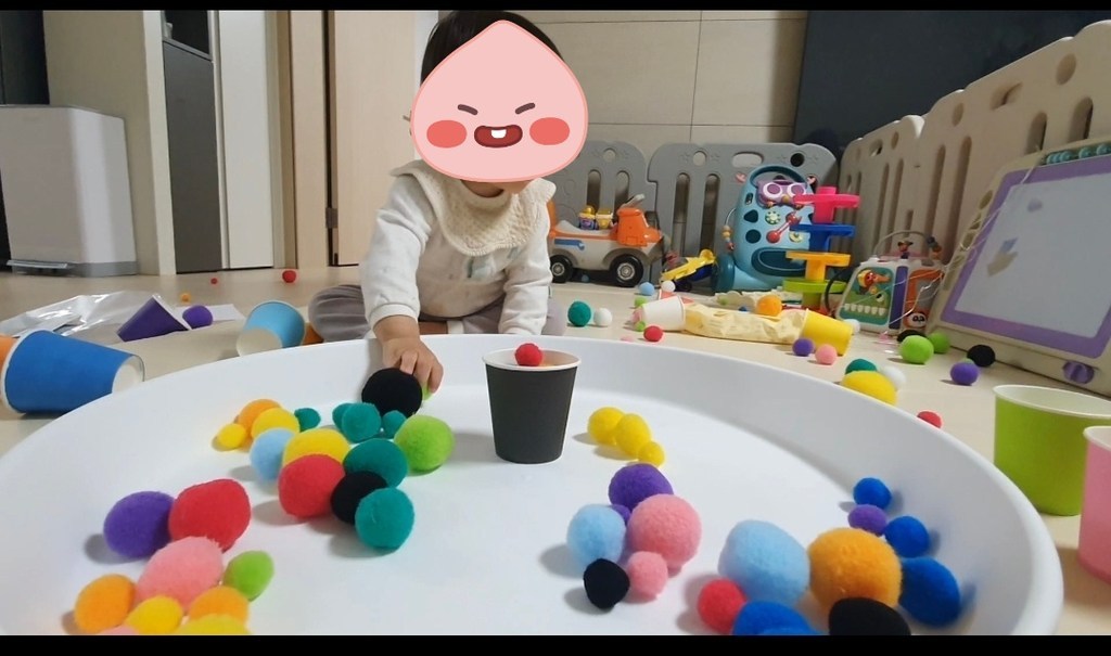 또또홈플레이 폼폼이 집게놀이 영유아 오감발달 소근육발달 색인지발달 간편한 엄마표 집콕놀이