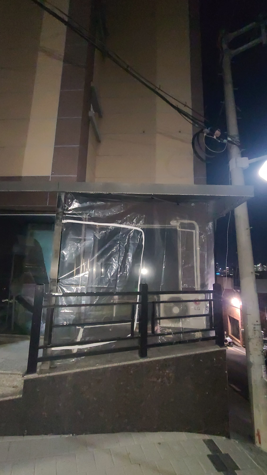 마켓리사 베란다 냄새없는 투명비닐커튼 방풍비닐문 방한 난방 바람막이 비닐막 외풍차단 창문우풍 웃풍 거실 대형 천막 텐트 방풍막 단열 방풍비닐