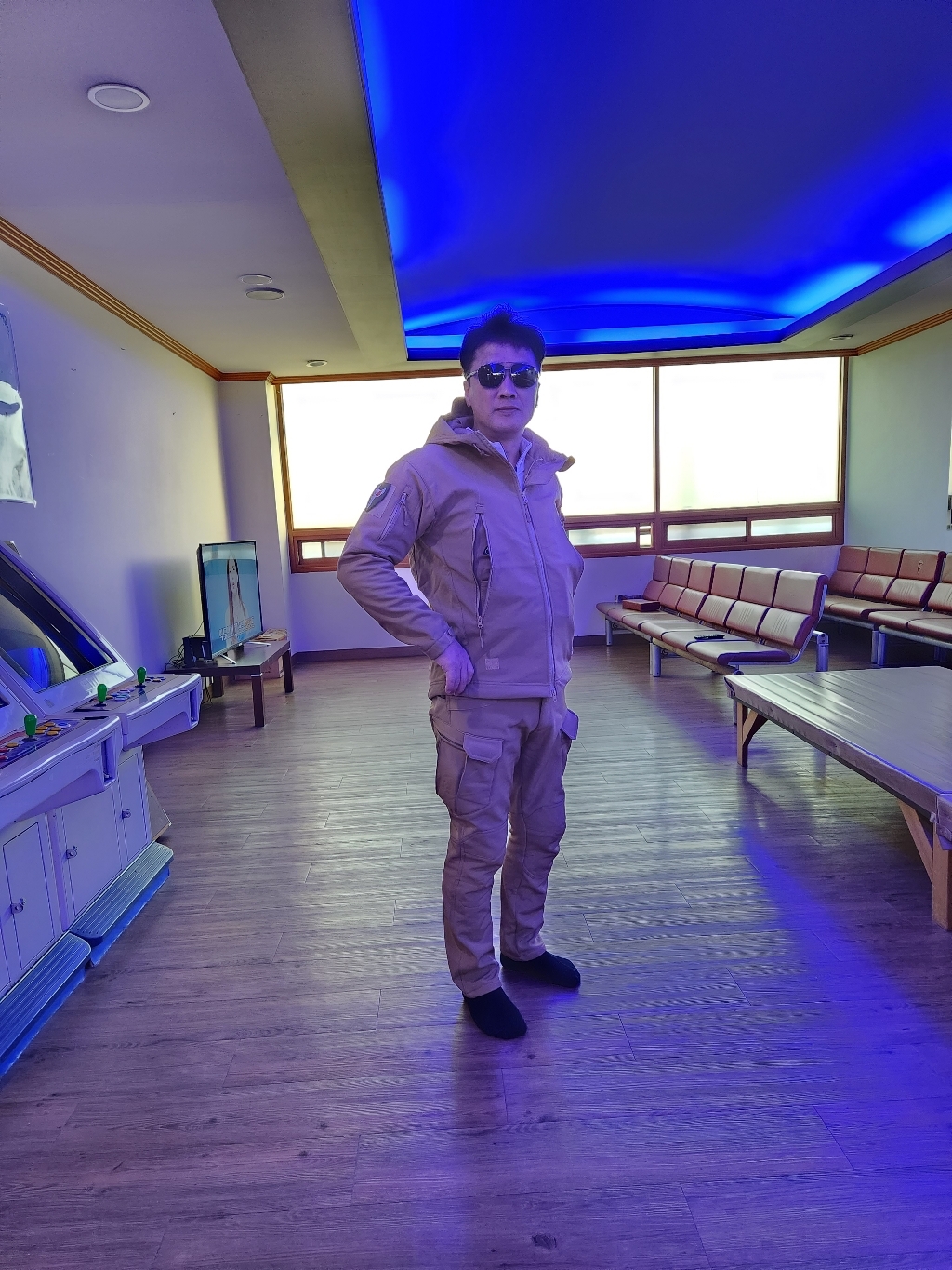 아웃도어 남자 겨울 기모 전술복 바람막이 후드집업 등산복 상하세트