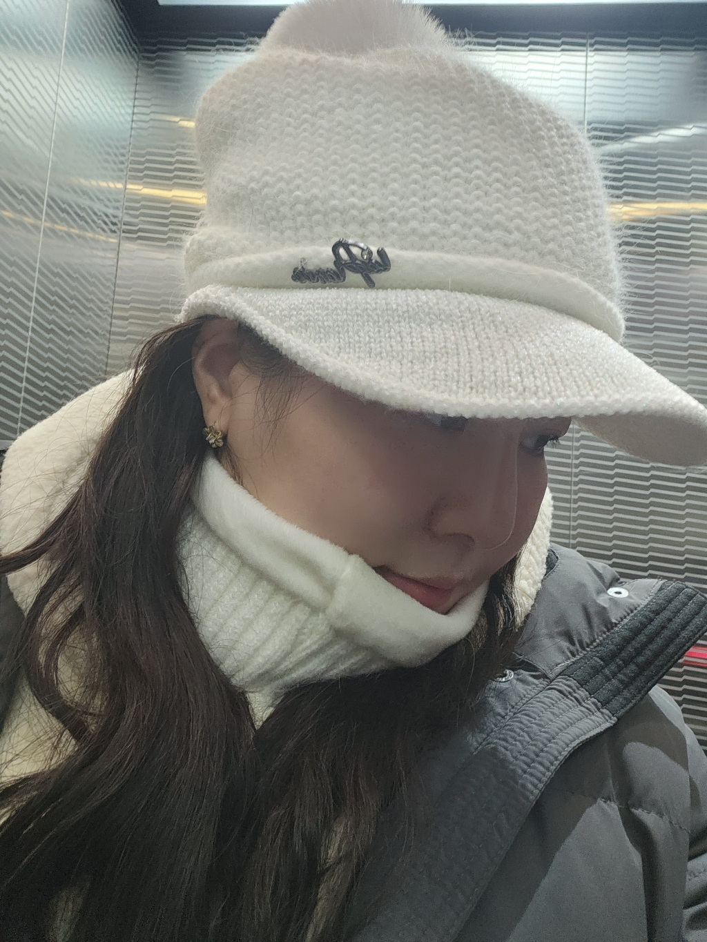 보슈 여성 방울 모자 겨울 캡 넥워머 비니 모자 폼폼이 왕방울모자 cn4-24