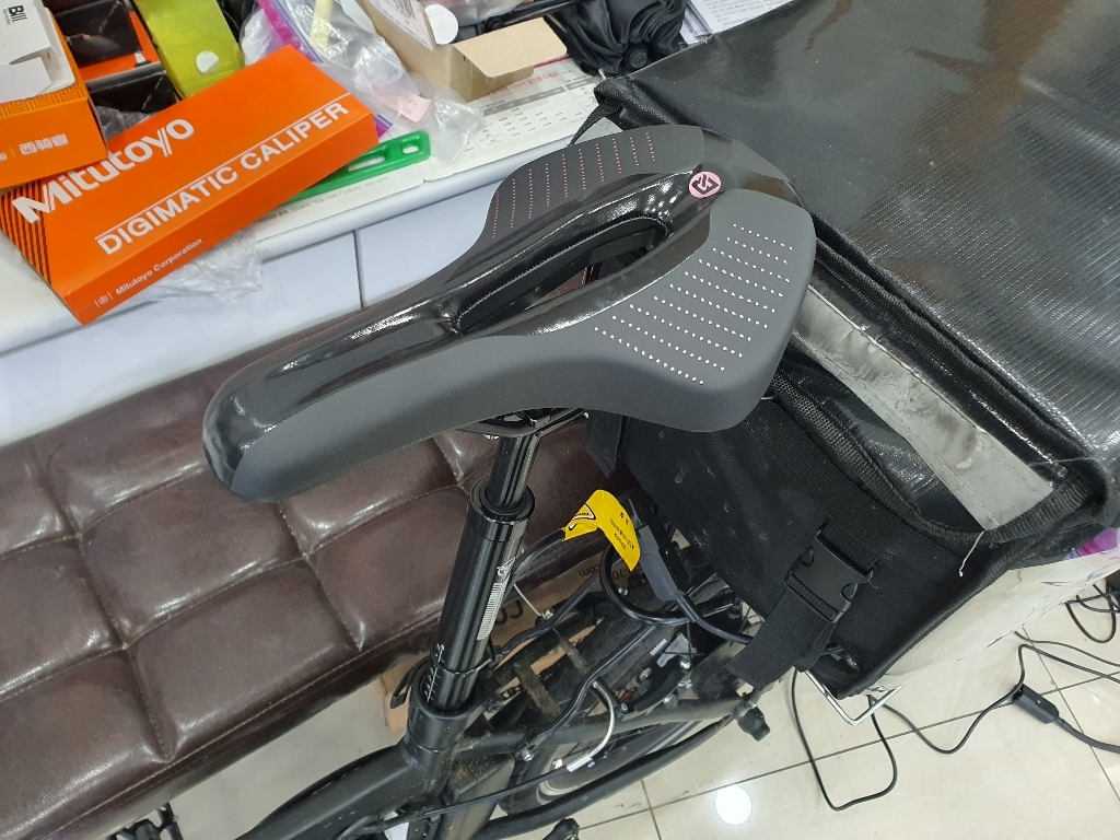 락브로스 자전거 안장쿠션 8180