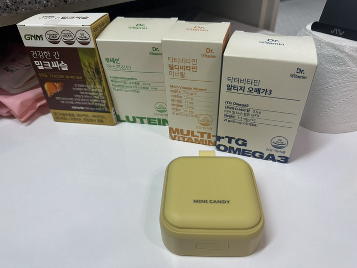시우리빙 마카롱 휴대용 알약 케이스 옐로