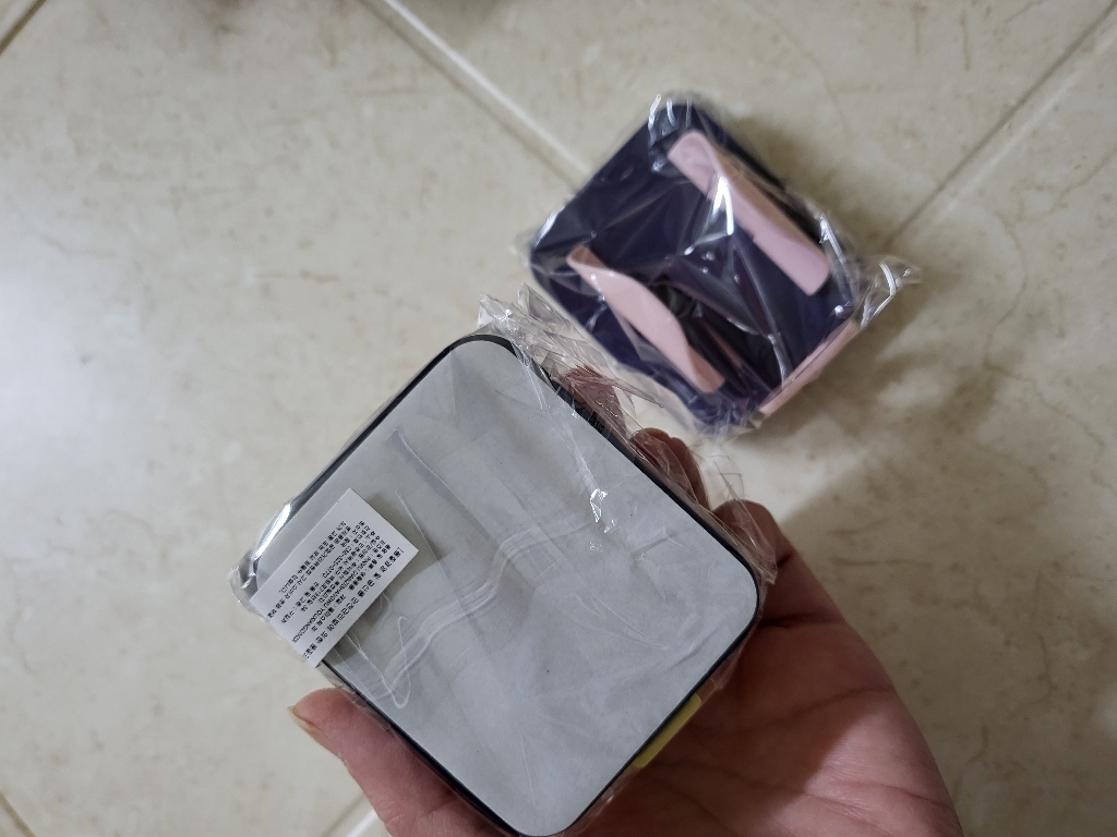붙여쓰는 전동칫솔 거치대