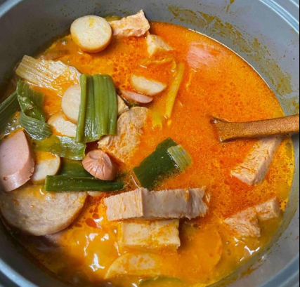 리얼 햄 소지지 듬뿍 부대찌개 X 라면사리 1개 증정