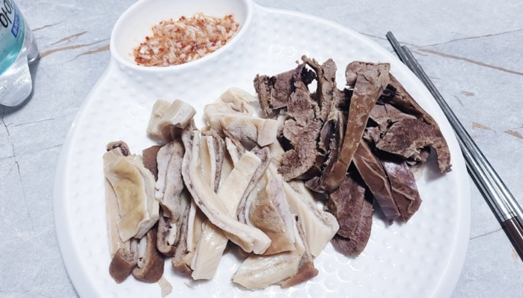 미트타임 국내산 삶은 오소리감투 한마리분 그대로 개당 - 돼지 내장 순대