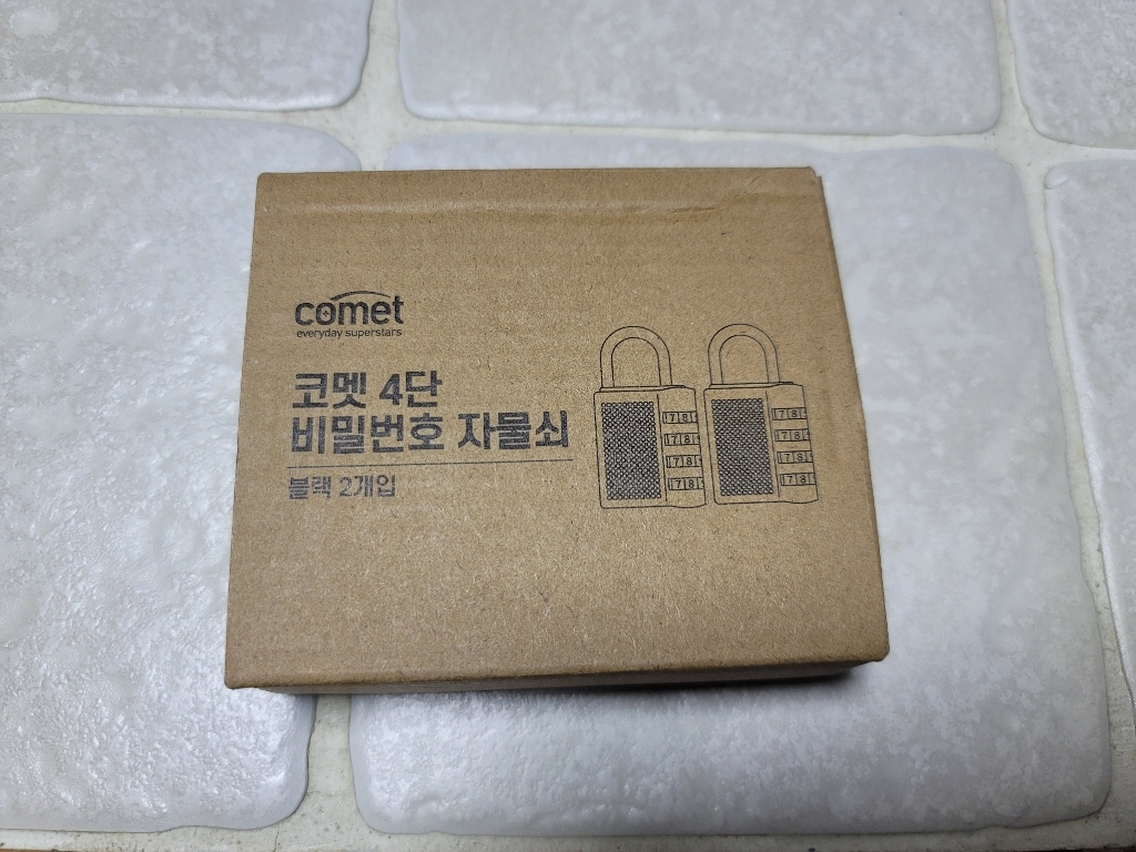 코멧 4단 비밀번 자물쇠 블랙
