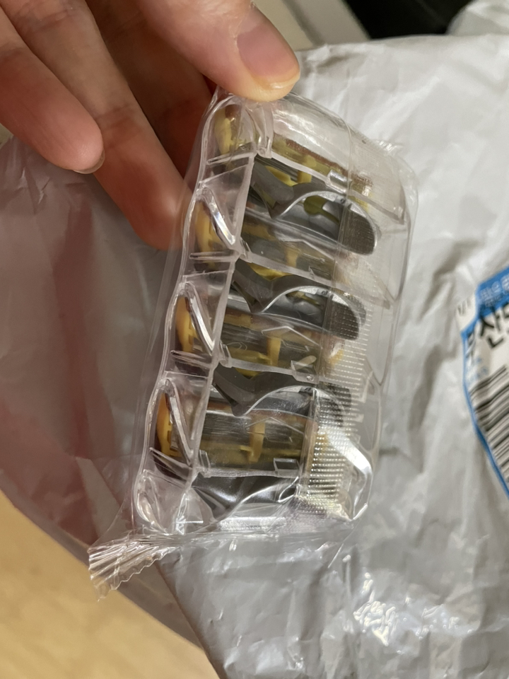 온비유 질레트 환 프리미엄 밀착 5중 면도날 퓨전5 프로쉴드