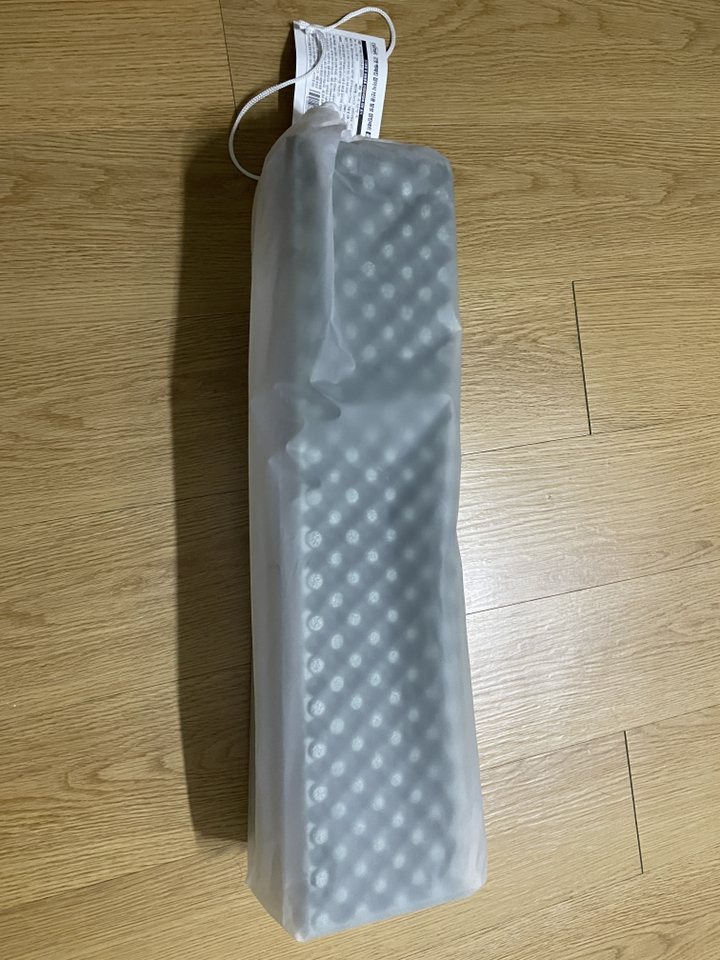 코멧 백패킹 접이식 1인용 발포 캠핑매트, 올리브, 185 x 57 cm