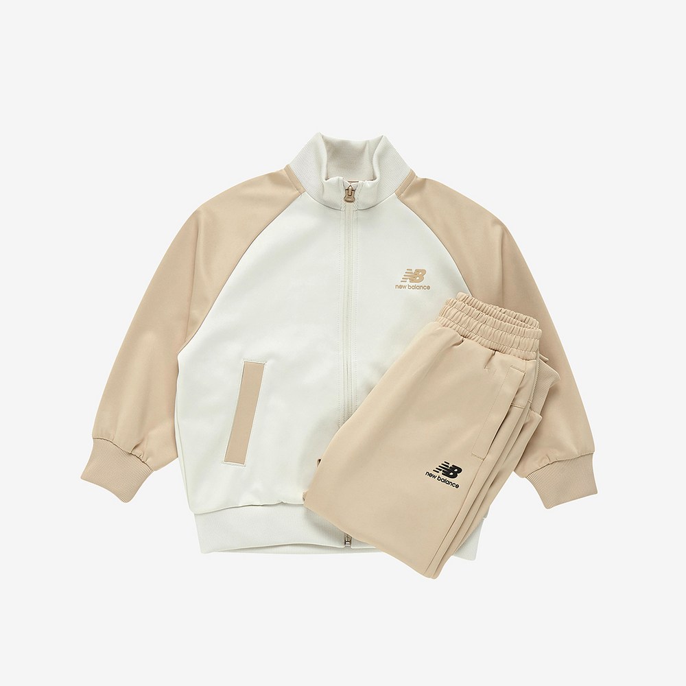 뉴발란스 아동용 절개배색 트랙 상하의 세트: 스타일리시한 활동복 필수품