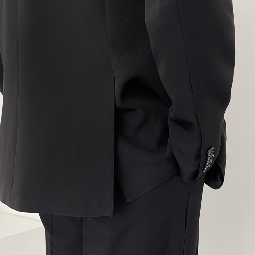 스타일과 가성비를 모두 잡은 남성 필수템, 프리미엄 스탠다드 싱글 자켓 블레이저