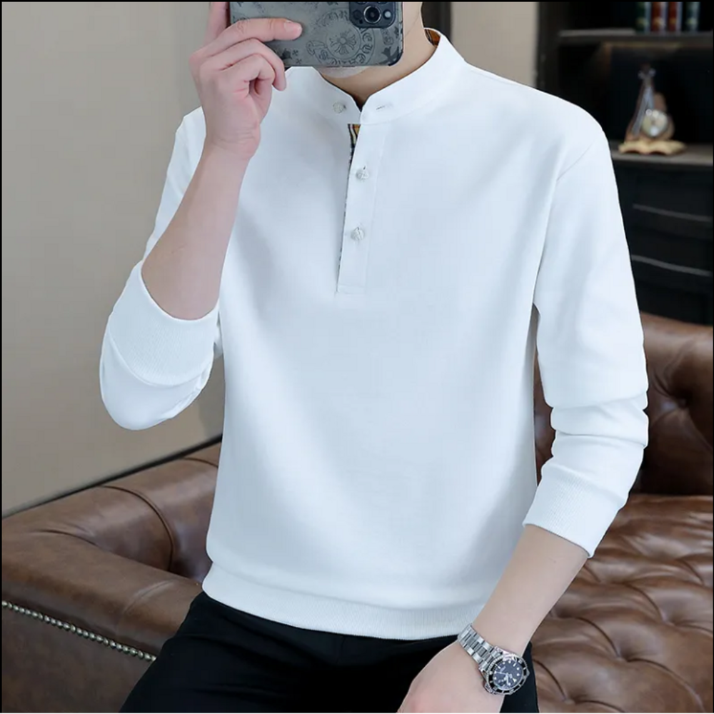 휠렉스 헨리넥 티셔츠로 당신의 스타일을 완성하세요.