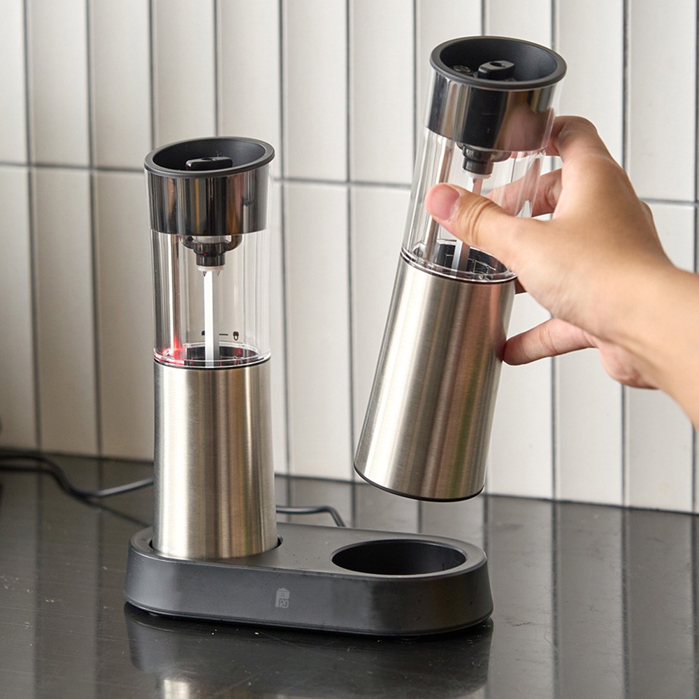 맛의 극대화를 위한 필수 도구: 프로살림 전동 소금 후추 그라인더