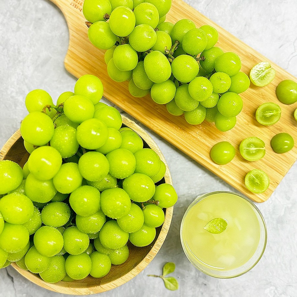 황홀한 달콤함의 절정, 초고당도 샤인머스켓 망고포도