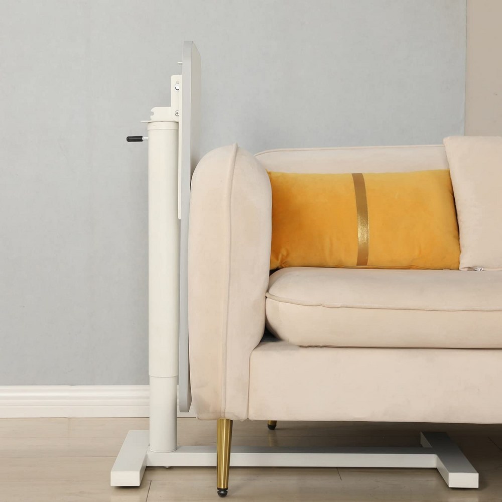 화이트계열의 현대적이고 세련된 실버채 프리미엄 사이드테이블로 실내를 업그레이드하세요.