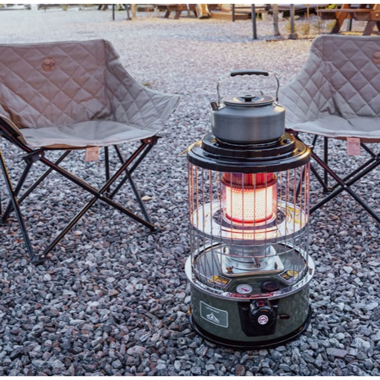 그린빛 온기로 낭만적인 캠핑을 완성하다